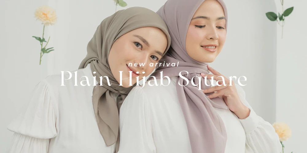 Lookbook Raya: Keanggunan Mukena Silk Velvet dengan Sentuhan Lasercut