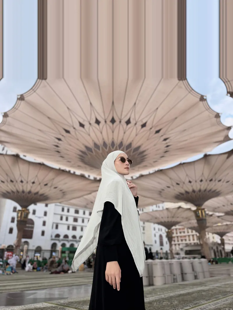 Safa French Square Bone